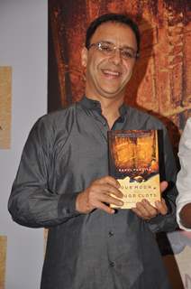 Vidhu Vinod Chopra launched book Our Moon has blood clots