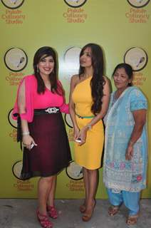 Shafe Rakhee vaswani launch Palate Culinary Studio with Malika Arora Khan