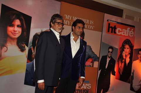 Amitabh Bachchan with son Abhishek Bachchan at Hindustan Times Style Awards