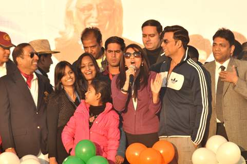 Akshay Kumar flags off Ambuja Jaipur Marathon