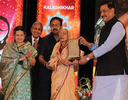 The Aditya Vikram Birla Kalashikar & Kalakiran Puraskars 2012