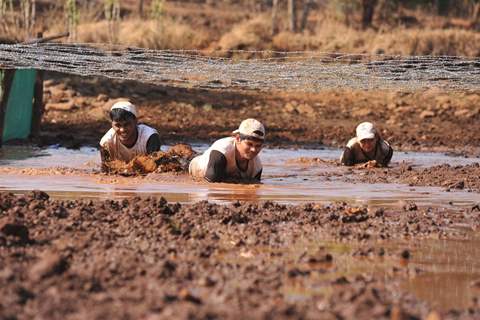 India’s First Time organizes ‘Mud Rush’ in Kolad