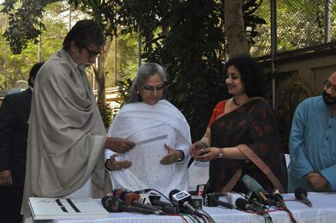 Amitabh Bachchan and Jaya Bachchan To Announce Plans Of Ngo