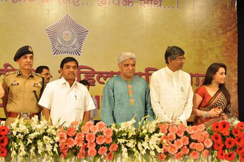 Mumbai Police with woman attraction at bhidas hall with RR Patil