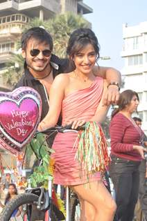 Vivek Oberoi and Neha Sharma promotes Jayantabhai Ki Luv Story on Valentine day