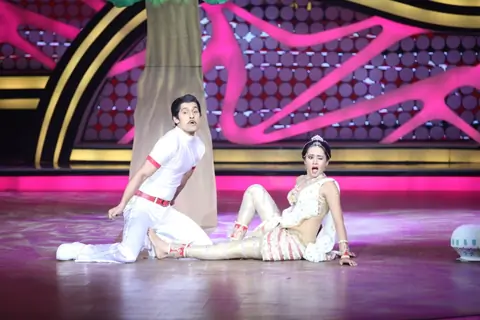 Ravi Dubey and Sargun Mehta during their performance on Nach Baliye 5