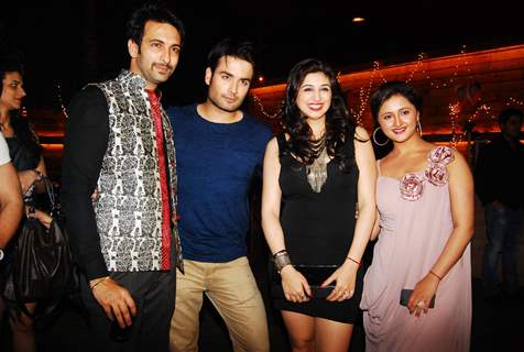 Vivian Dsena, Vahbbiz Dorabjee with Nandish Sandhu & Rashmi Desai at their Anniversary & Bday party