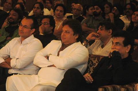 Shashi Ranjan and Jeetendra at Shashi Ranjan & Rumi Jaffrey's Mushaira event