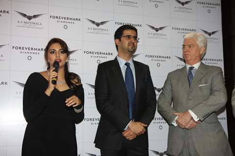 Forevermark partners with AS Motiwala in Mumbai in presence of Huma Qureshi