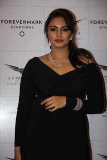 Forevermark partners with AS Motiwala in Mumbai in presence of Huma Qureshi