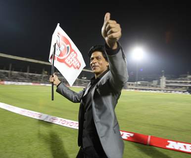 Rahul Dravid and Shahrukh Khan at UCC Opening Ceremony in Mumbai