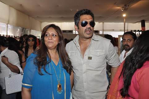 Celebs at Charity Exhibition ’Aariash’ to ‘Save The Children’ Foundation