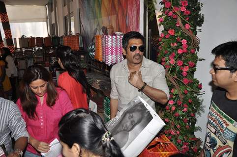 Celebs at Charity Exhibition ’Aariash’ to ‘Save The Children’ Foundation