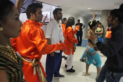 Jackky Bhagnani's Gangnam style with Jai Maharashtra and Veer Marathi