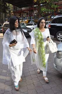 Sonu Nigam's mother's prayer meet