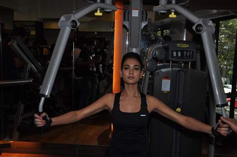 Sonal Chauhan at Body Sculptor Gym, Juhu