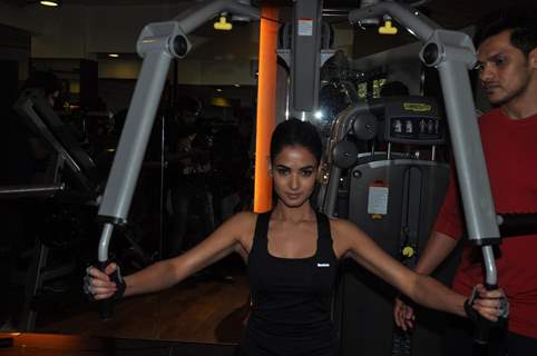 Sonal Chauhan at Body Sculptor Gym, Juhu