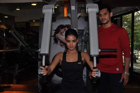 Sonal Chauhan at Body Sculptor Gym, Juhu