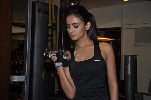 Sonal Chauhan at Body Sculptor Gym, Juhu