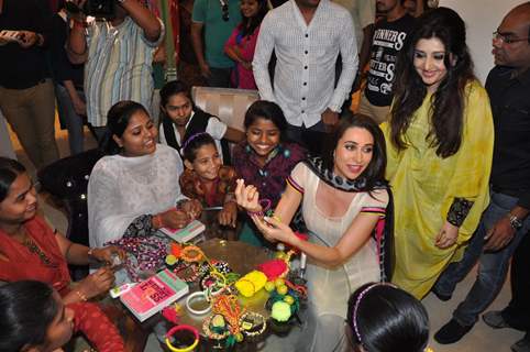 Gitanjali Celebrates Woman Day With Karisma Kapoor and Designer Archana Kochhar