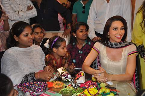 Gitanjali Celebrates Woman Day With Karisma Kapoor and Designer Archana Kochhar