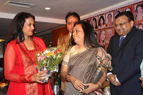 Hira Manek Woman Achievers Awards