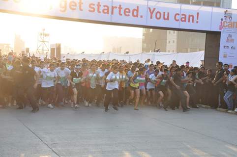 Akshay Kumar at DNA Womans Half Marathon 2013