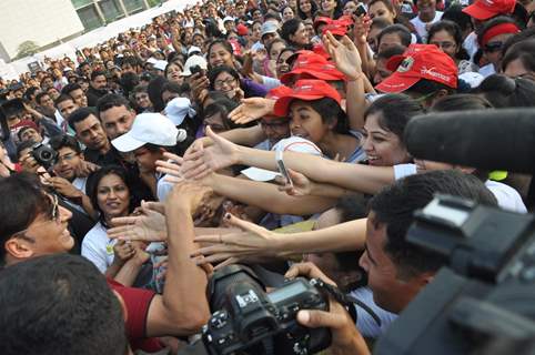 Akshay Kumar at DNA Womans Half Marathon 2013