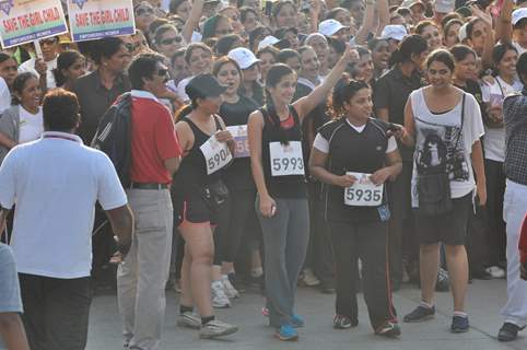 Akshay Kumar at DNA Womans Half Marathon 2013