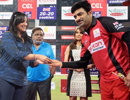 Celebrity Cricket League 2013 (CCL) Finals between Karnataka Bulldozers vs Telugu Warriors at the Chinnaswamy Stadium in Bengaluru