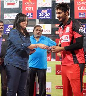 Celebrity Cricket League 2013 (CCL) Finals between Karnataka Bulldozers vs Telugu Warriors at the Chinnaswamy Stadium in Bengaluru