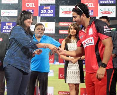 Celebrity Cricket League 2013 (CCL) Finals between Karnataka Bulldozers vs Telugu Warriors at the Chinnaswamy Stadium in Bengaluru