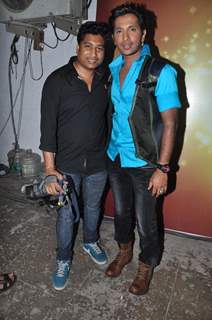 Bipasha & Nawazuddin promote 'Aatma' on 'Nach Baliye 5'