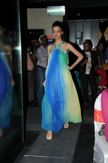 Tia Bajpai walks the ramp for Bobby Khanduja's show