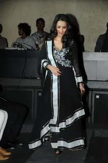 Tia Bajpai walks the ramp for Bobby Khanduja's show