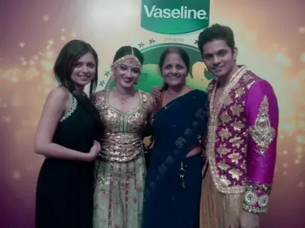 Drashti Dhami with Family
