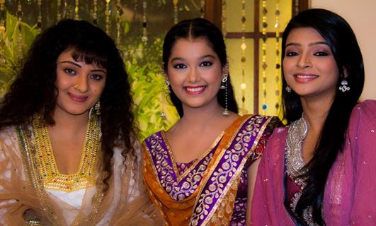 Ketki Kadam,Shabnam & Digangana Suryavanshi