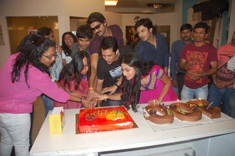 100 episodes cake cutting in Junoon