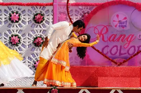 Holi Ka Jashan, Rang De Colors Ke Sang