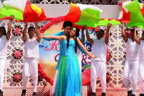 Holi Ka Jashan, Rang De Colors Ke Sang
