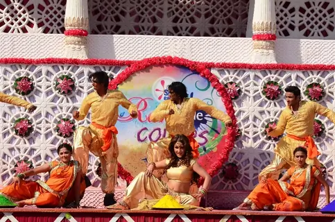 Holi Ka Jashan, Rang De Colors Ke Sang