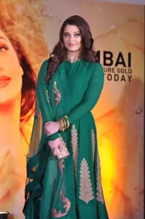 Aishwarya Rai Bachchan at the launch of Kalyan Jewellers