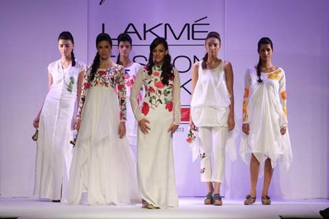 Hazel Keech as showstopper for designer Purvi Doshi at Lakme Fashion Week Summer 2013