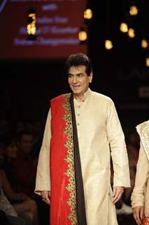 Celebs walk the ramp for Swades Foundation show by Vikram Phadnis at LFW