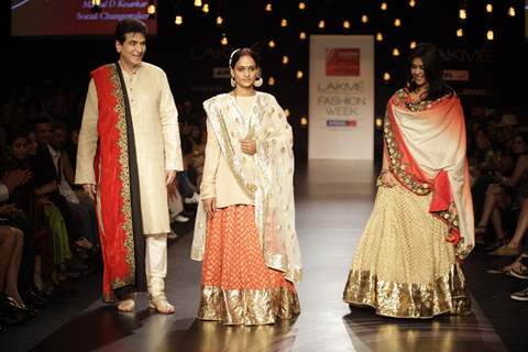 Celebs walk the ramp for Swades Foundation show by Vikram Phadnis at LFW