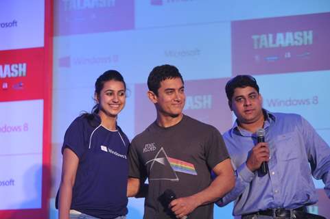 Aamir Khan pose during the felicitates winners of the Microsoft- Talash contest