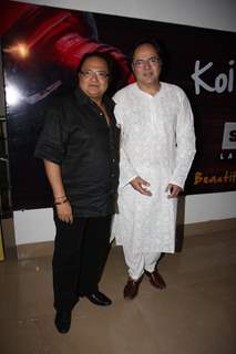 Rakesh Bedi and Farooque Shaikh at Film Chashme Buddoor premiere