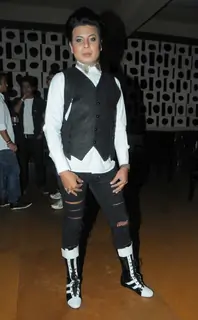 Designer Rohhit Verma throws surprise Birthday party for Sister Swati Loomba