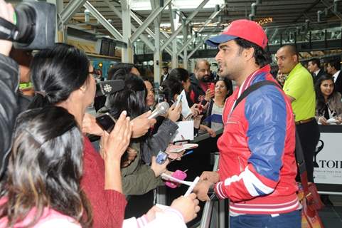 R. Madhavan arrive in Vancouver for TOIFA