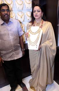 Hema Malini at Inauguration of Malabar Gold & Diamonds Store